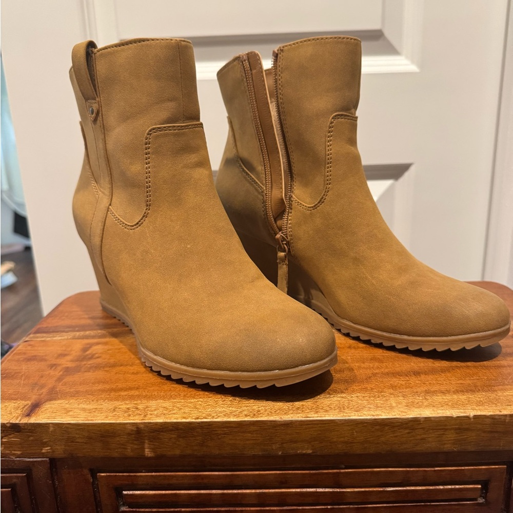 SOUL Naturalizer Brown Heeled Boots